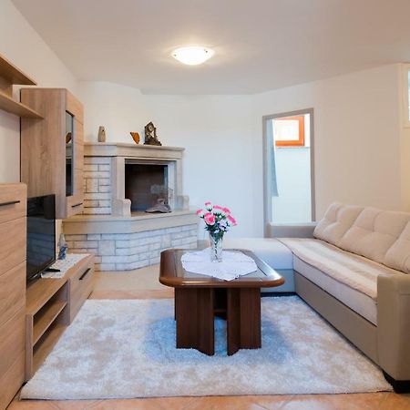 Apartments Alma Crveni Vrh Eksteriør bilde