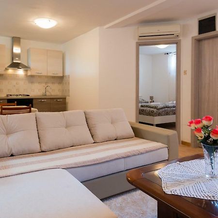 Apartments Alma Crveni Vrh Eksteriør bilde