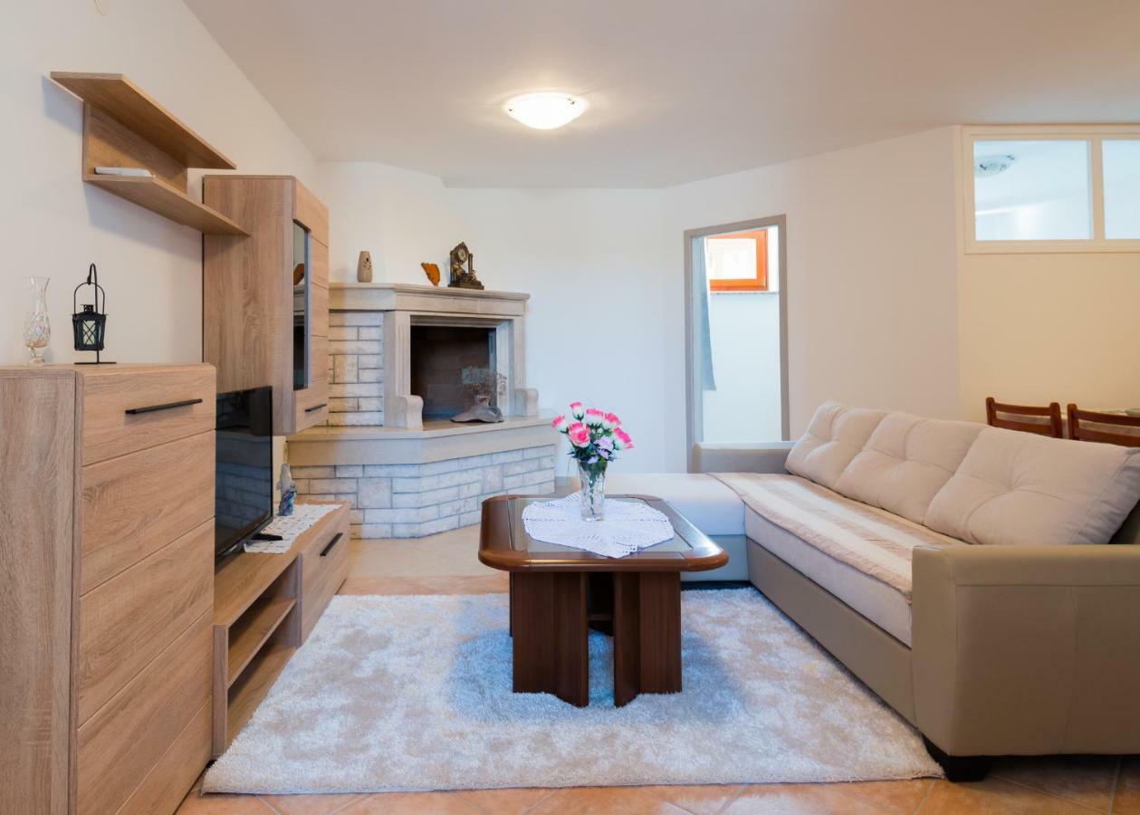 Apartments Alma Crveni Vrh Eksteriør bilde