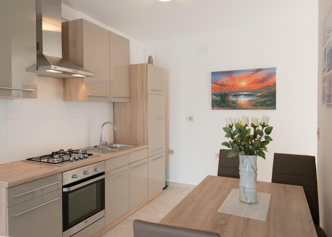 Apartments Alma Crveni Vrh Eksteriør bilde