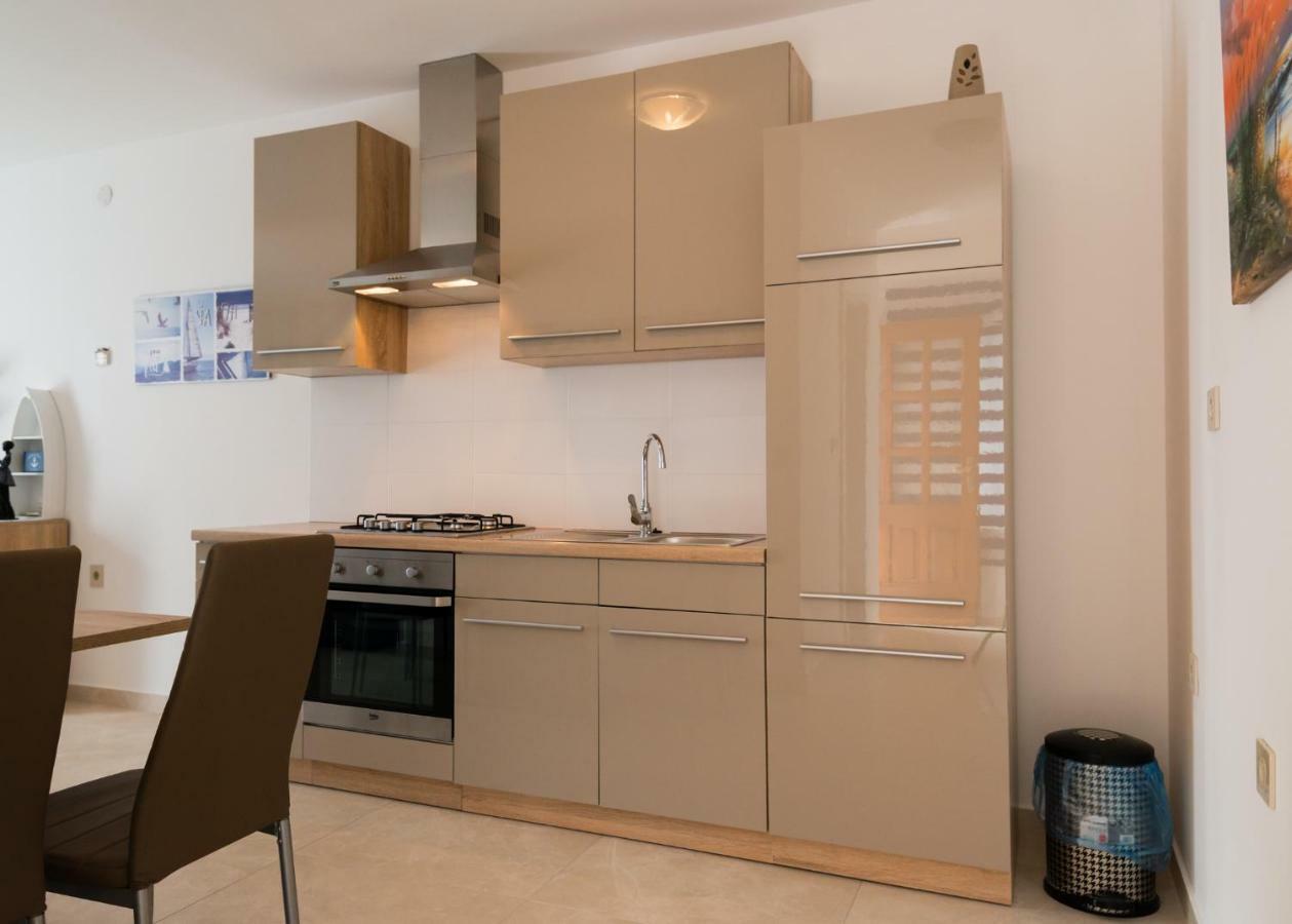 Apartments Alma Crveni Vrh Eksteriør bilde