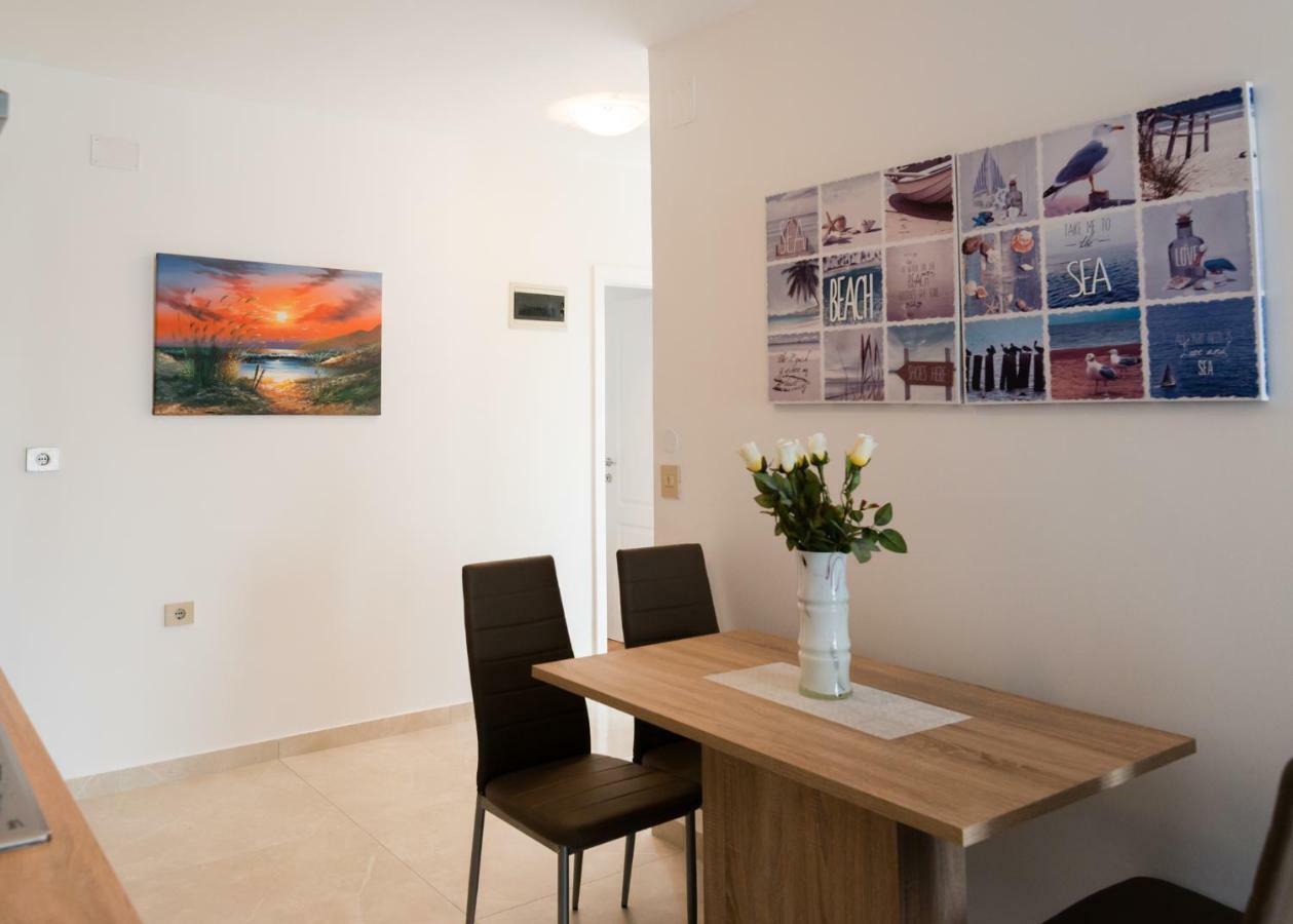Apartments Alma Crveni Vrh Eksteriør bilde