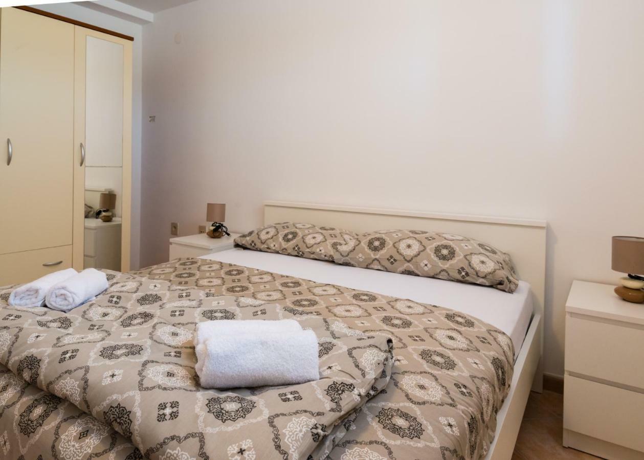 Apartments Alma Crveni Vrh Eksteriør bilde