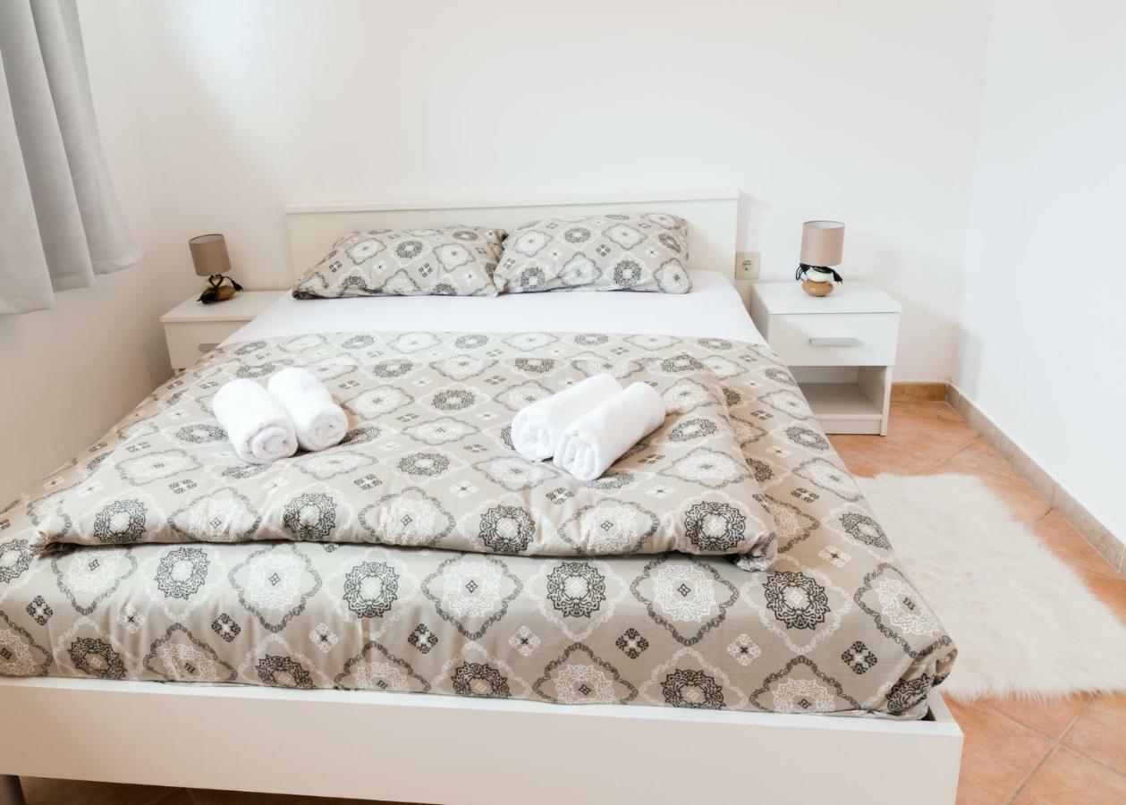 Apartments Alma Crveni Vrh Eksteriør bilde
