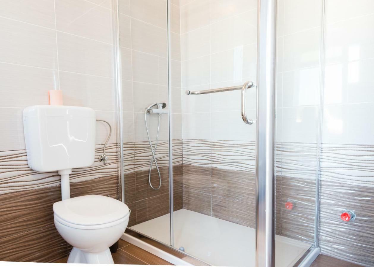 Apartments Alma Crveni Vrh Eksteriør bilde